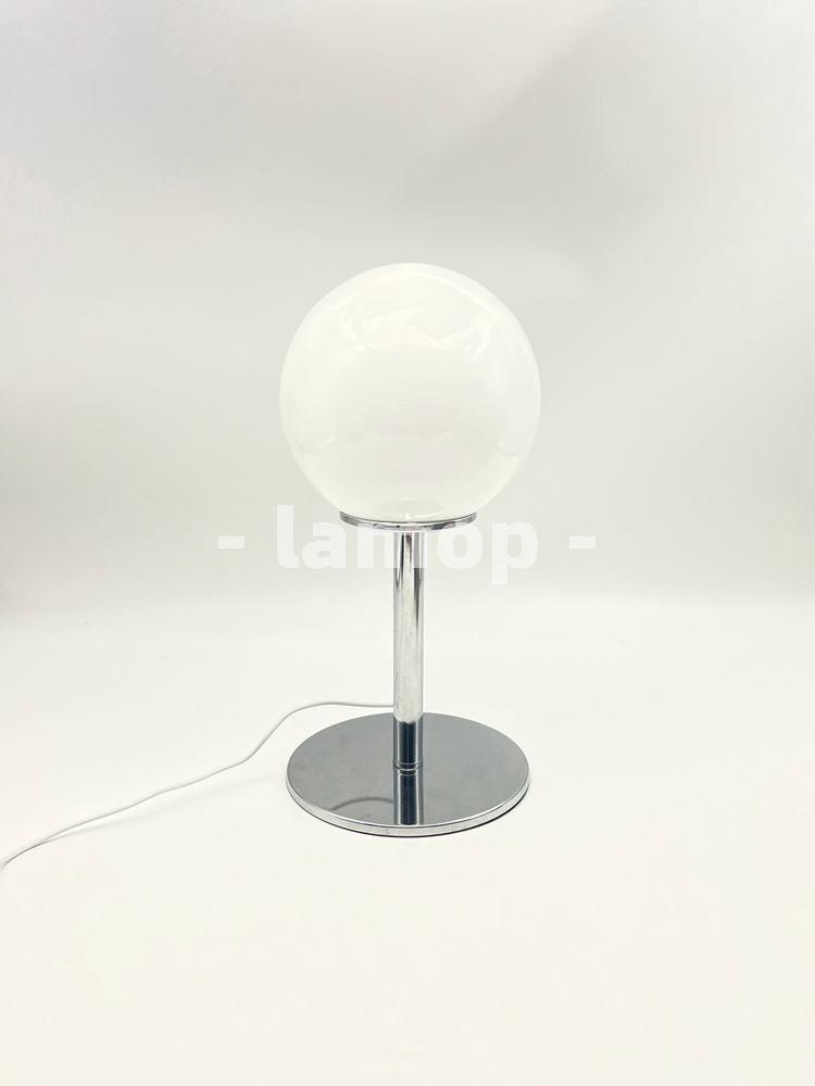 밀키 화이트 솔리드 글로브 크롬 얇은 폴 테이블 램프  - Decor Lighting Table Lamps 리뷰 및 가격